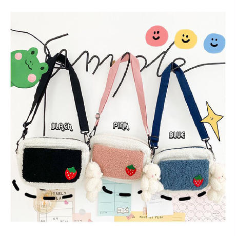 【Cute Bag】いちご刺繍モコモコバッグ