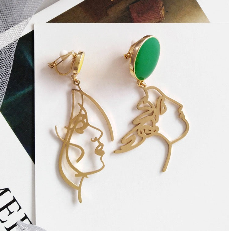 【Earrings】 韓国大人気人々人々イヤリング＆ピアス