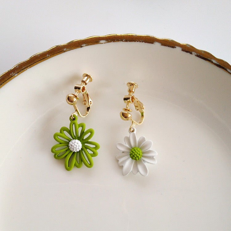 【Earrings】カワイイ花ちゃん柄のピアス