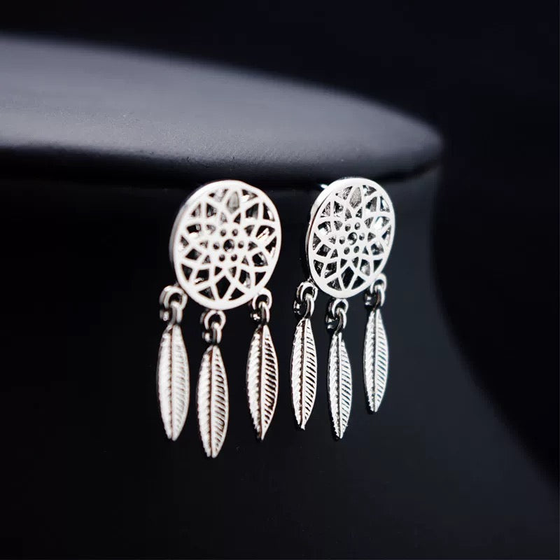 【Earrings】おしゃれ三つ葉型のピアス