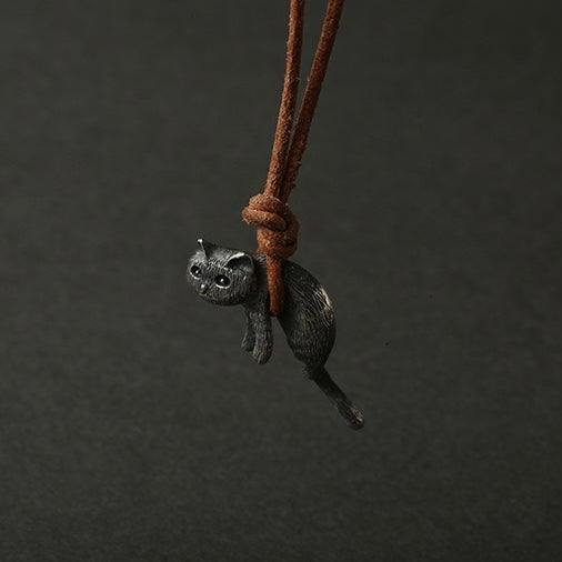 【Necklace】可愛い猫 ねこを抱きしめる 立体 ネックレス