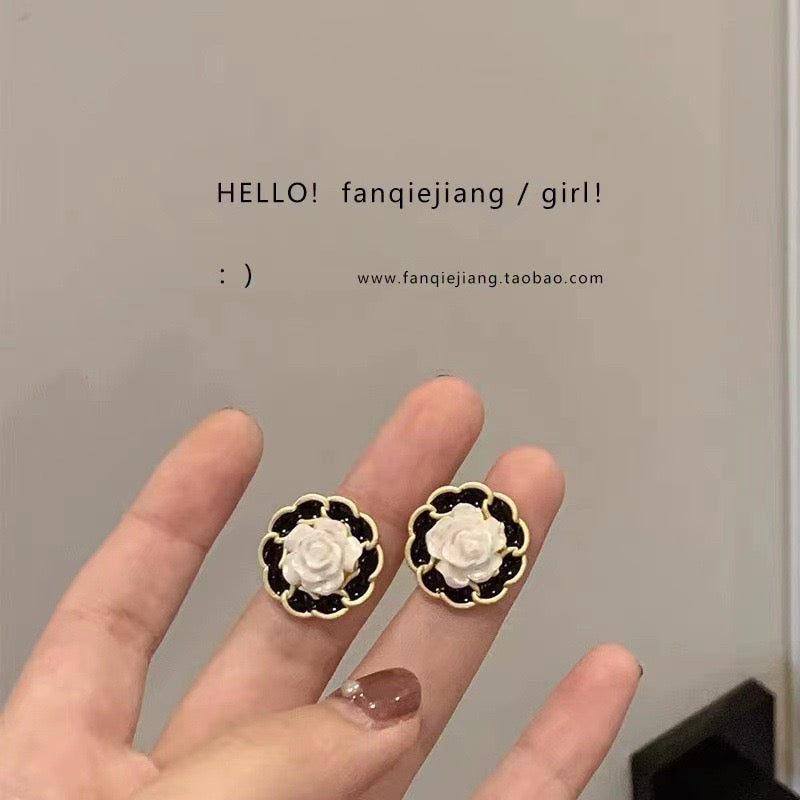 【Earrings】 レトロ レディース 可愛い人気 韓国 お洒落 シンプル ピアス&イヤリング