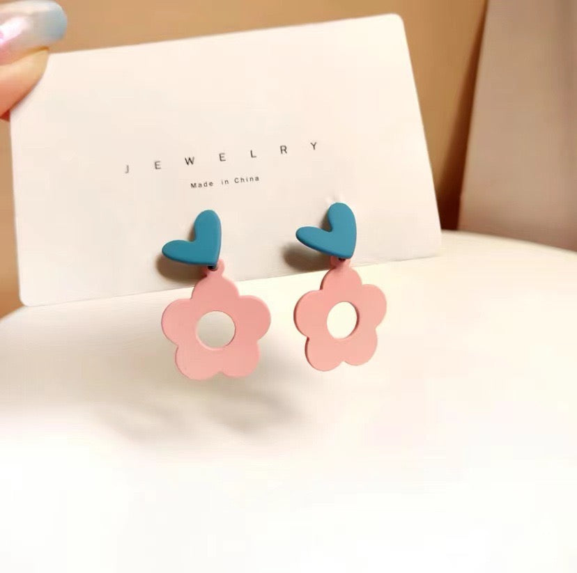 【Earrings】花 レトロ レディース 可愛い人気 韓国 お洒落 シンプル ピアス&イヤリング