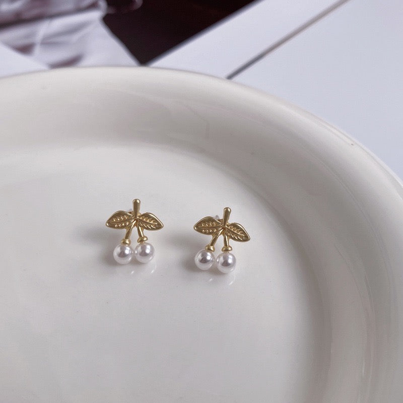 【Earrings】  ゴールド チェリー大人かわいいピアス